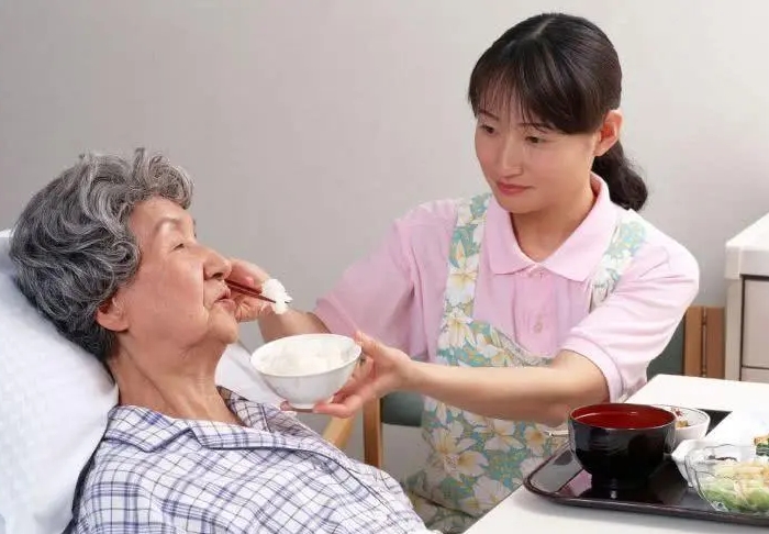 科达家政：泰安养老服务 持证上岗